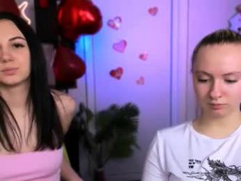 mila_glow webcam model stream image