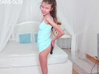 little__lunaa webcam model stream image