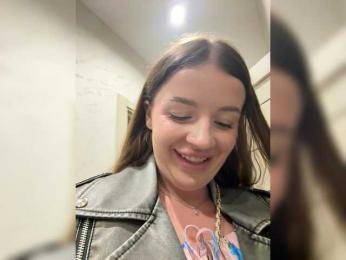 Rosalinelov webcam model stream image