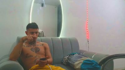 Skartoliver webcam model stream image