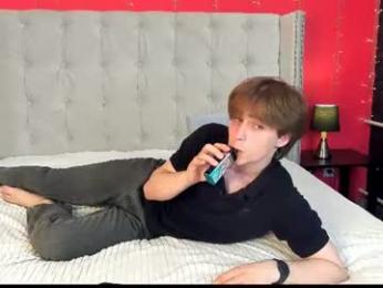 cuteeryan webcam model stream image