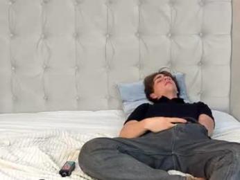 cuteeryan webcam model stream image