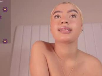 julieta_flower webcam model stream image