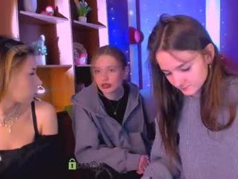 lole_ti webcam model stream image