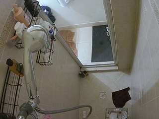 voyeurcam-baileybase-shower webcam model stream image