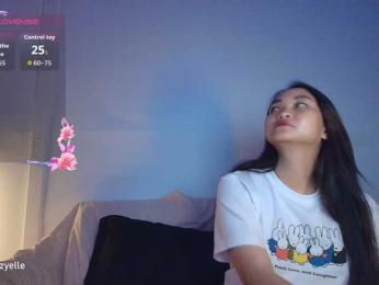 RozyElle webcam bongacams model stream image