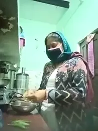 Cute-Charvii webcam model stream image