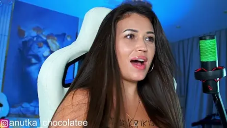 Adel_chocolate_ webcam model stream image
