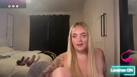 CurvyWetWife webcam stripchat model stream image