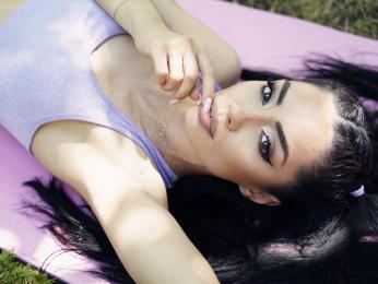 VivienneStark webcam model stream image