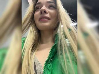 obsessed_with_me webcam model stream image