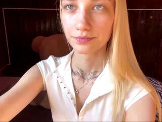 Kendra Bann webcam model stream image