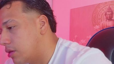 MaxTurner_ webcam model stream image