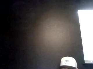 tallhungcloudyy webcam model stream image