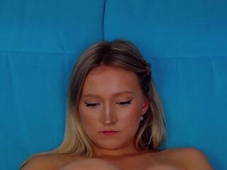 Mia Nix webcam model stream image
