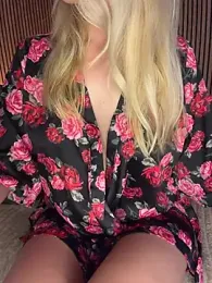 KikiVega webcam model stream image