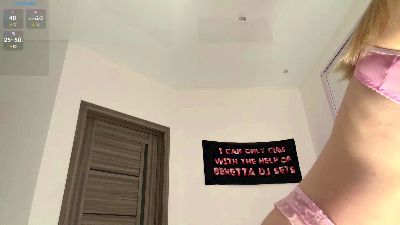 SilviaKinnion webcam model stream image