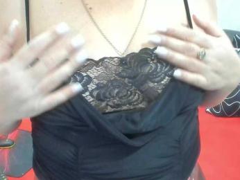 KyliePage1 webcam model stream image