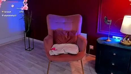 LullyFox webcam model stream image