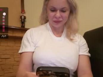 a_surprise webcam model stream image