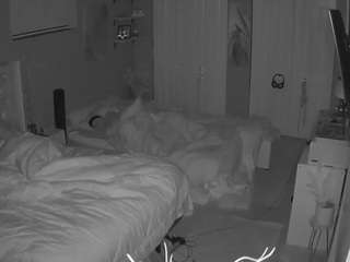 voyeurcam-house-charleys-room webcam model stream image