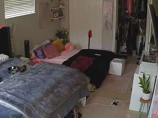 voyeurcam-house-charleys-room webcam model stream image