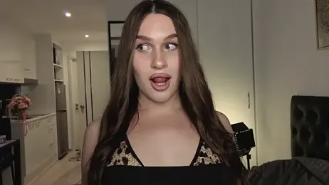 SophieTrner webcam model stream image