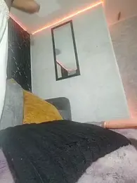 Isis_Hot__ webcam model stream image