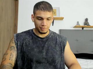Axel Tylor webcam model stream image