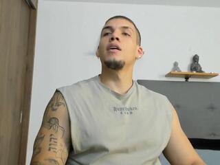 Axel Tylor webcam model stream image