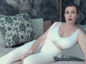 IrennaShine webcam model stream image