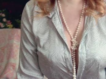 IrennaShine webcam bongacams model stream image