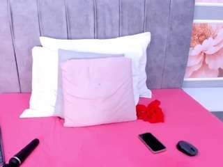 lunaleee webcam model stream image