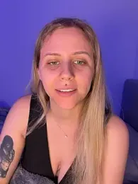 lunawolf21 webcam model stream image