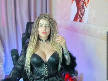 your-amazon4rever-wild webcam bongacams model stream image