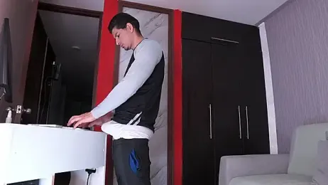 wild_col_ webcam model stream image