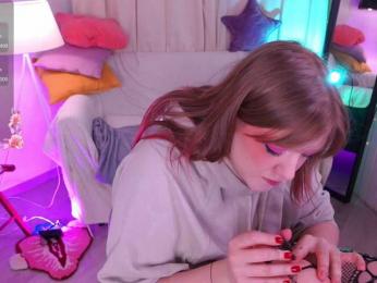 CrazyWine webcam model stream image