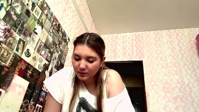 MicaEichholz webcam model stream image