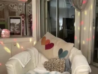 gl1tter_barbie webcam model stream image