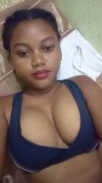 Bruchadele webcam cam4 model stream image