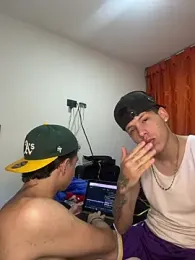 Yoskingg_moisest webcam model stream image