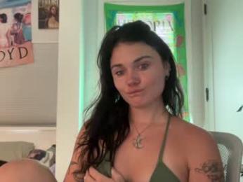 queencassidyy webcam model stream image