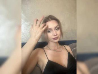 RealLinaaa webcam model stream image