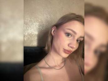 RealLinaaa webcam model stream image