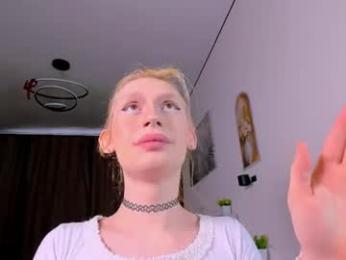 mikaella_nicole webcam chaturbate model stream image