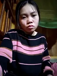 derylove_ webcam model stream image