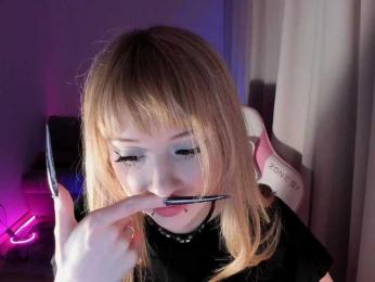 mnepohuyy webcam bongacams model stream image