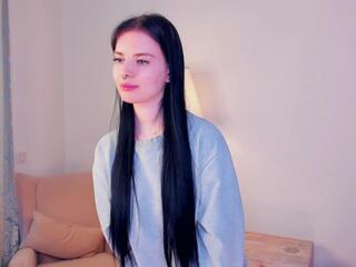 Holli Browen webcam model stream image