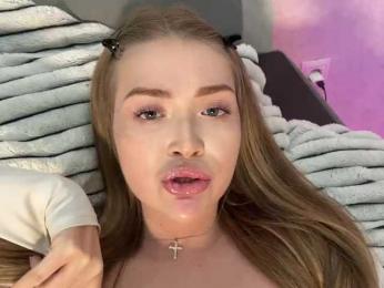 MILEDIUM webcam model stream image
