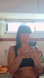 Wildrousse webcam model stream image